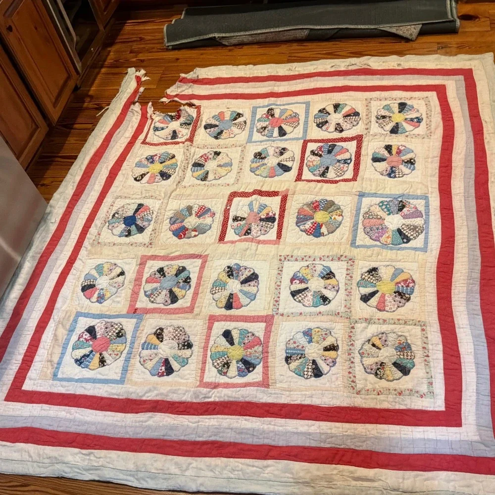 1930s Handmade Dresden Plate Cutter Quilt Scrap Fabric 76 x 79